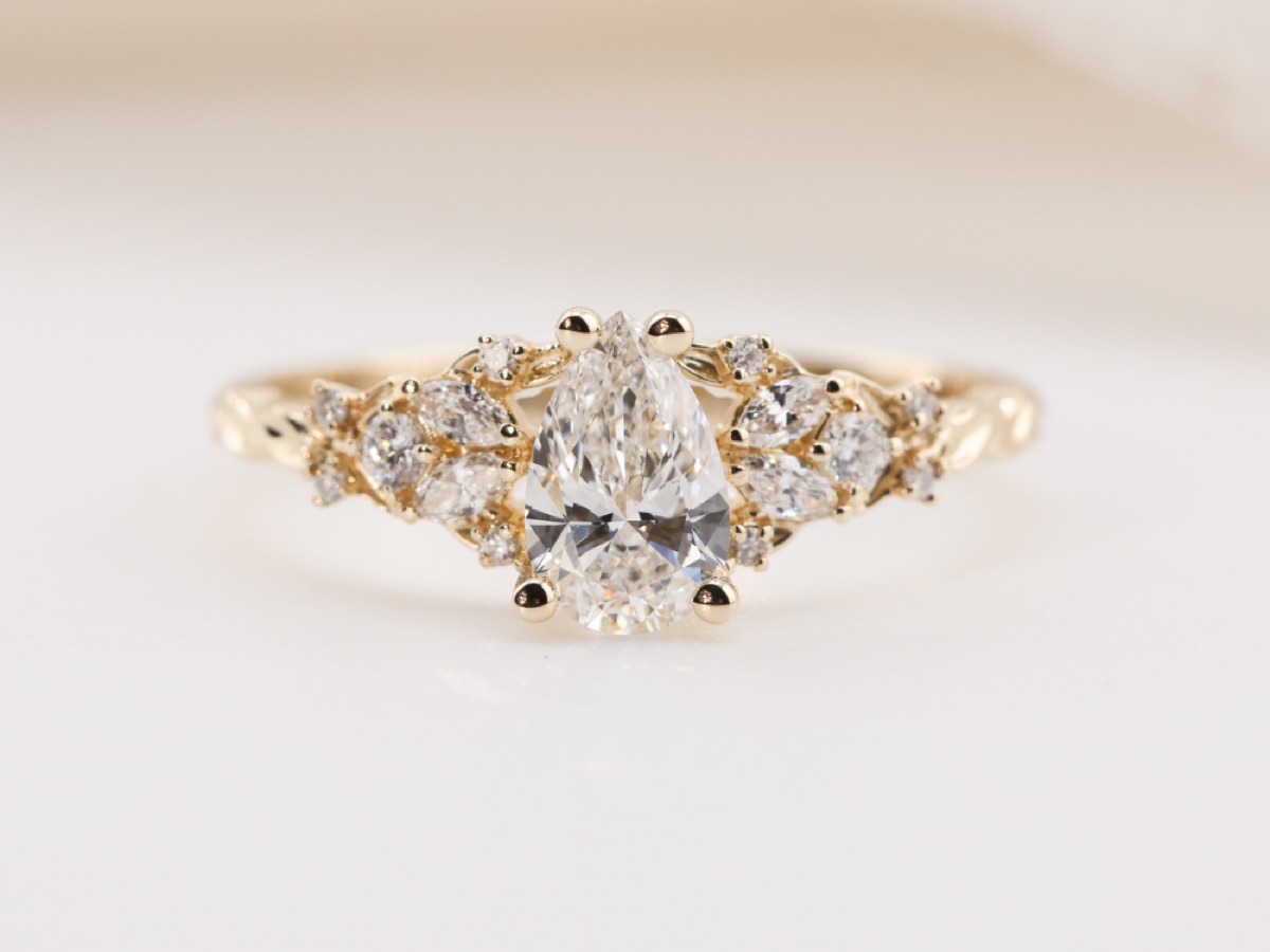 Customize your own Enchanted Garden with 8x5mm pear