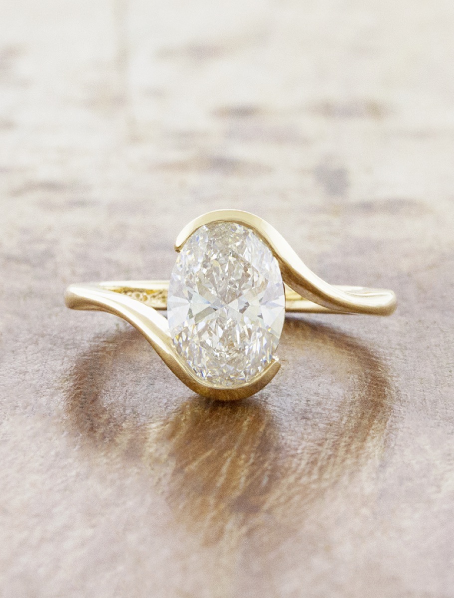 Salomé - 2.02ct Oval Lab Grown Diamond